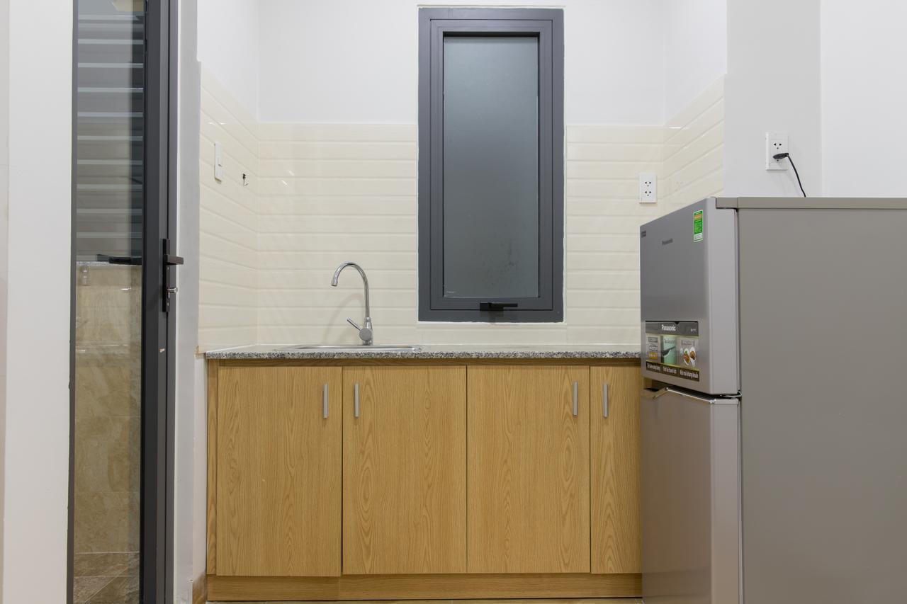 Reddoorz Premium Near E-Town Hotell Ho Chi Minh-staden Exteriör bild