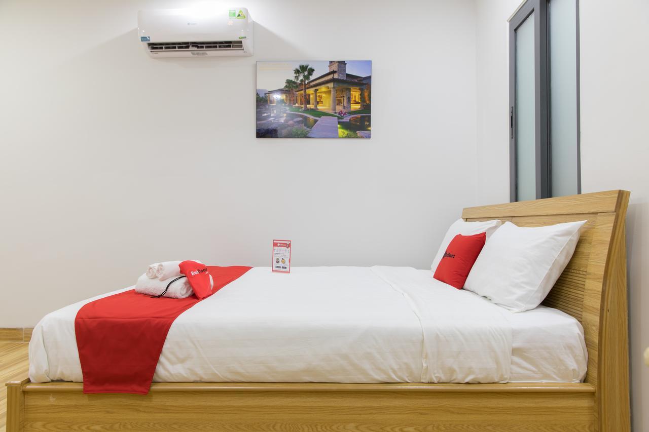 Reddoorz Premium Near E-Town Hotell Ho Chi Minh-staden Exteriör bild
