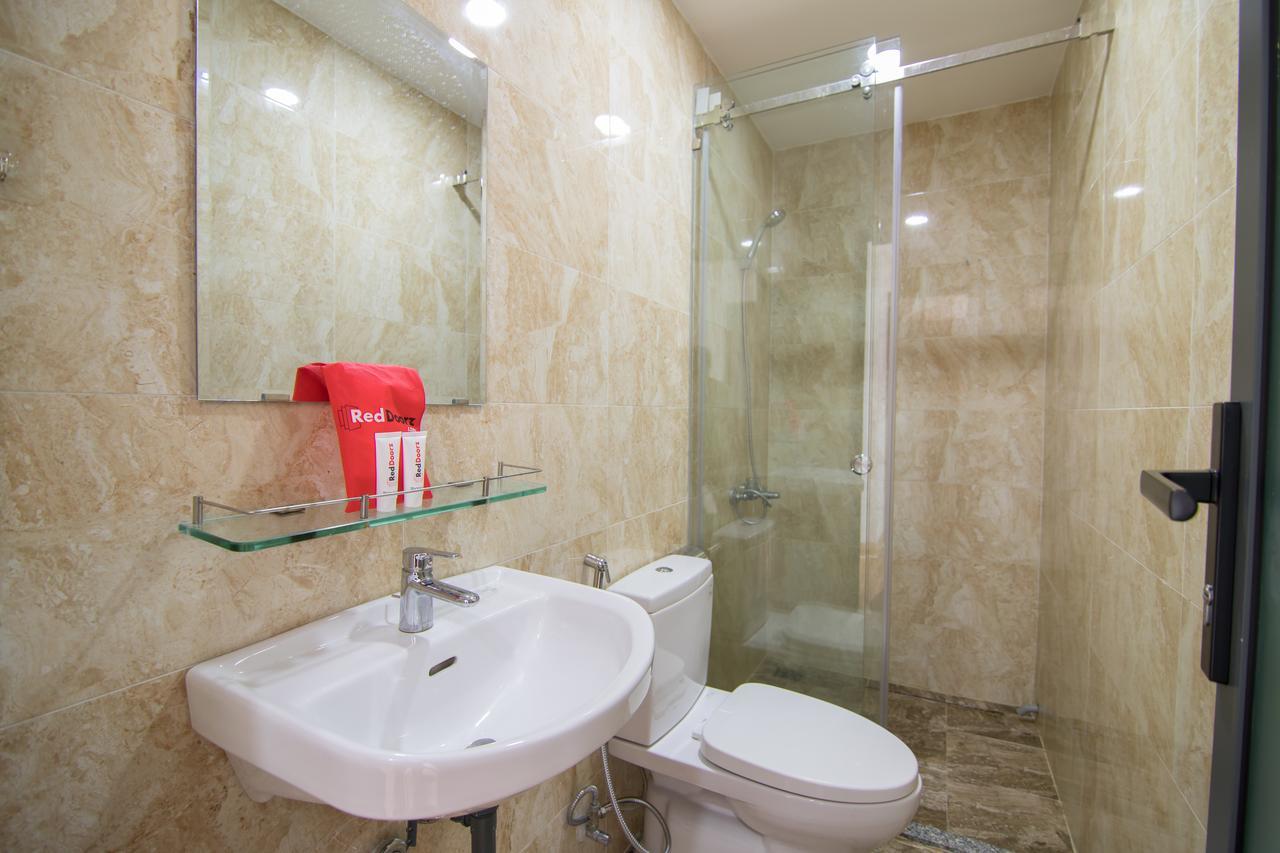 Reddoorz Premium Near E-Town Hotell Ho Chi Minh-staden Exteriör bild